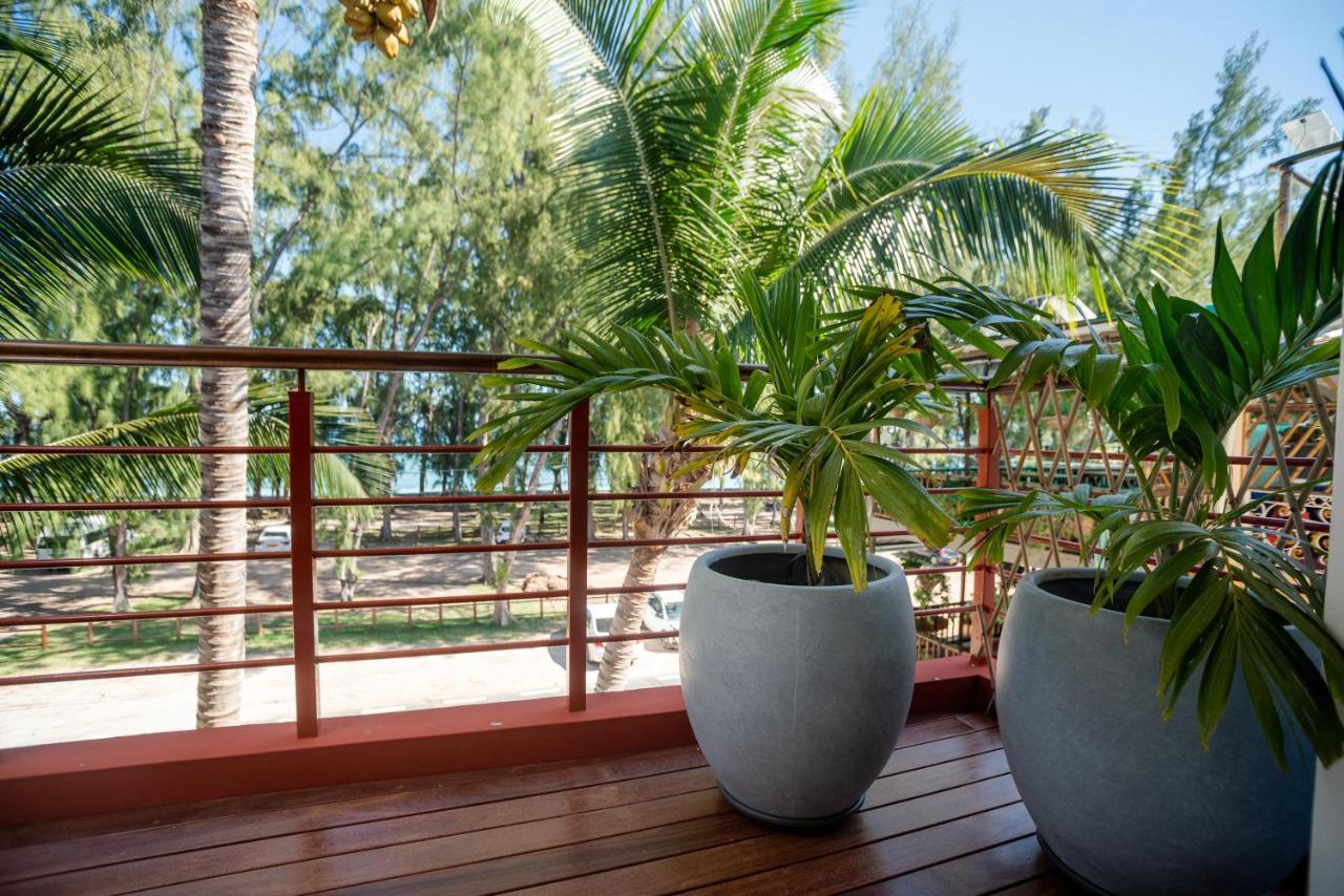Blue Coral Beachfront Penthouse Flic-en-Flacq 外观 照片